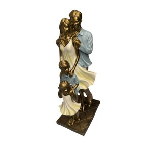 Escultura Familia Decorativa em Resina Pai Mãe Casal de Filhos