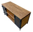 Ver mais imagens de Rack para Sala Modelo Industrial com 2 Portas de Chapas de Ferro Cor Preta e Madeira Cor Imbuia