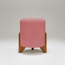 Ver imagem 2 de Puff Decorativo Eloah Redondo Assento Extra para Sala Quarto Suede Pufe com Pés de Madeira