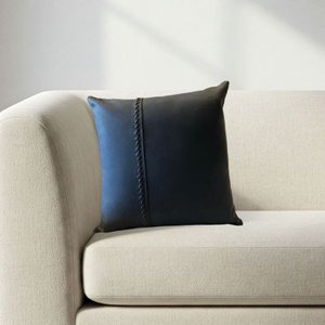 Almofada Couro Antares 50x50: Preta