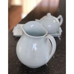 Jogo Café e Chá, Bandeja + Bule Chaleira 830ml + Jarra clássica 1,3L - Porcelana Branca - 5