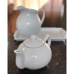 Jogo Café e Chá, Bandeja + Bule Chaleira 830ml + Jarra clássica 1,3L - Porcelana Branca - 6