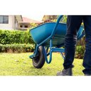 Ver imagem 3 de Carrinho de Mão Tramontina com Caçamba Rasa Plástica Azul 50 L, Braço Metálico e Pneu com Câ
