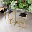 Ver imagem 1 de Jogo Mesa Alta Bistrô Quadrada Vidro 2 Banquetas Estofado Preto Confort Ind Dourado Don Castro