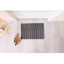 Ver imagem 1 de Tapete Capacho Porta Entrada 65CMX40CM Zig Zag Chevron Preto
