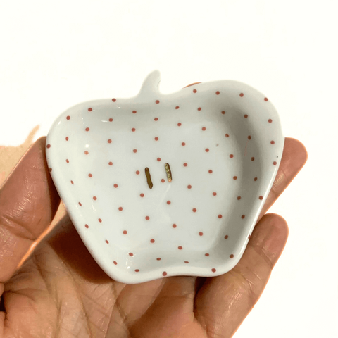Pratinho de Porcelana Maçã Mini Pois - Casa Toco