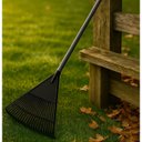 Ver imagem 1 de Vassoura Rastelo de Plástico Preto Jardim Grama sem Cabo