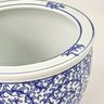 Vaso Cachepot Porcelana Azul e Branco Floral Arabesco 22cm - 3