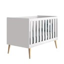 Ver imagem 2 de Quarto de Bebê Theo 2 Portas com Colchão e Cômoda Gaveteiro Branco Acetinado Pés Madeira Natural - R