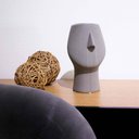 Ver imagem 2 de Vaso Decorativo Rosto Cinza Escuro em Cerâmica 25,5x26cm - D’Rossi