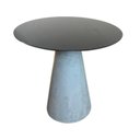 Ver imagem 1 de Mesa de Apoio Cone Cimento Queimado - Tampo Laqueado 60 Cm Altura 70 Cm Cor Preto