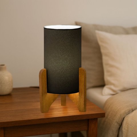 Abajur de Mesa Vitória Decorativo Pés Madeira Cúpula Tecido:preto