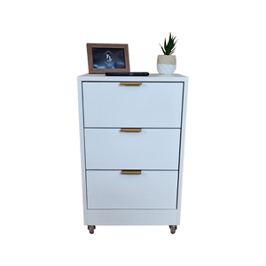 Mesa de Cabeceira Branca 30cm 3 Gavetas Mdf Quarto Gaveteiro Puxador Dourado-com Rodinhas Já Montado