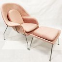 Ver imagem 2 de Poltrona Womb Chair com puff veludo rose envelhecido - Poltronas do Sul