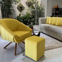 Ver imagem 2 de Kit Poltrona Giovana Giratória Ferro e Madeira, Puff Quadrado e Almofadas em Sued Premium: Amarelo
