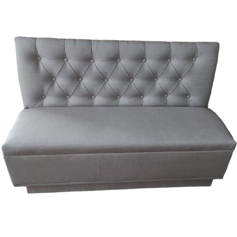 Poltrona Booth 1.30m Sued Cinza com Recuo na Base