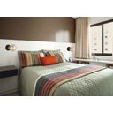 Ver imagem 4 de ARANDELA TUTU HL028 METAL VIDRO PRETO DOURADO CHAMPANHE 25W