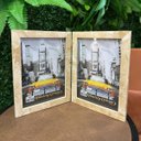 Ver imagem 1 de Porta Retrato Duplo Vertical em Madeira Detalhado 15x21 Luxo:dourado Marmorizado