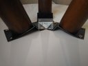 Ver imagem 7 de Mesa de canto tampo 50 cm Mesinha Cor Fendi Com Vidro Pé Palito Alt 70 Cm