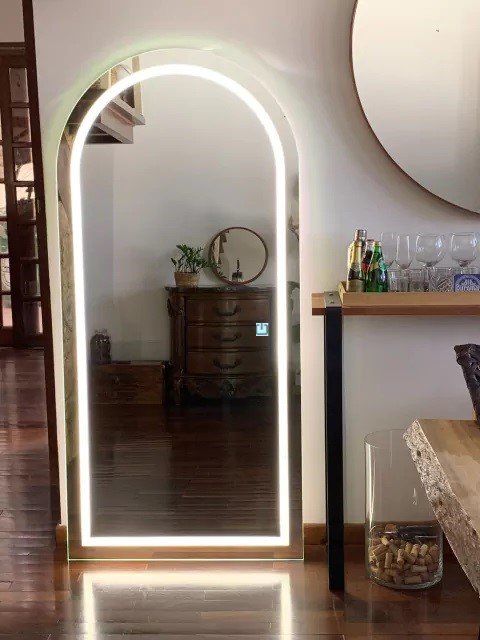 Ver mais imagens de Espelho Jateado Arco Grande Iluminado com Led Frio Touch 150x60cm