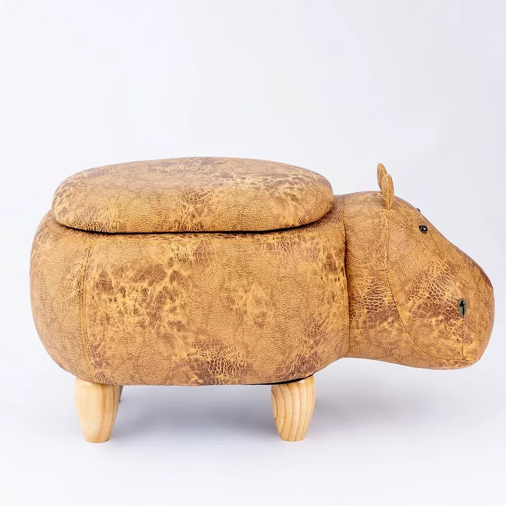 Ver mais imagens de Puff Infantil Hipopótamo Couro Sintético e Madeira com Baú L63xa38xc32:com