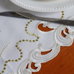Trilho de Mesa Natalino Bordado Inglês 45x220 Lumier - 4
