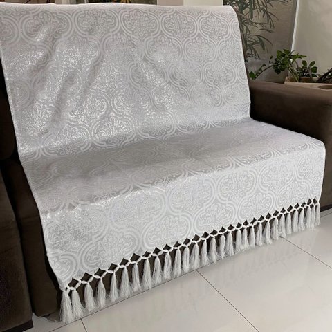 Manta para Sofá em Tecido Jacquard Luxo Adamascado Branco e Prata 190x140cm