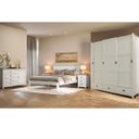 Ver imagem 1 de Conjunto Quarto Topázio Branco: Guarda-roupa 3 Portas Correr, Cômoda, Cama Queen e 2 Mesas de Cabece