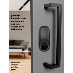 Puxador Porta Inox Deslocado Livrando a Fechadura Preto 30cm