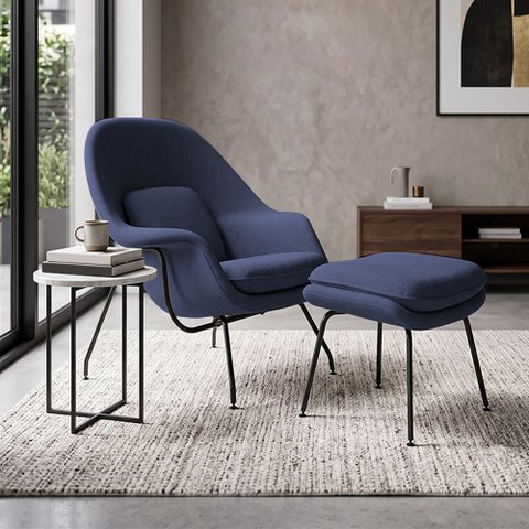 Poltrona Womb Chair com Puff Linho Base Preta Linha Premium Design Moderno Quarto Leitura - Azul