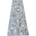 Ver imagem 1 de Tapete De Couro bege claro 0,70x2,30 Sem borda peça 10x10cm