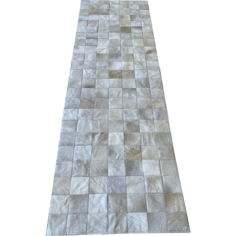 Tapete De Couro bege claro 0,70x2,30 Sem borda peça 10x10cm