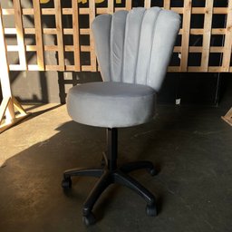 Cadeira Mocho Pétala Veludo Cinza Claro - In9 Decor - 2