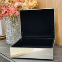 Ver imagem 2 de Caixa Decorativa Espelhada com Tampa Elegante 26x31cm