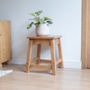 Ver imagem 3 de Banqueta Baixa Moema em Madeira Verniz Amêndoa