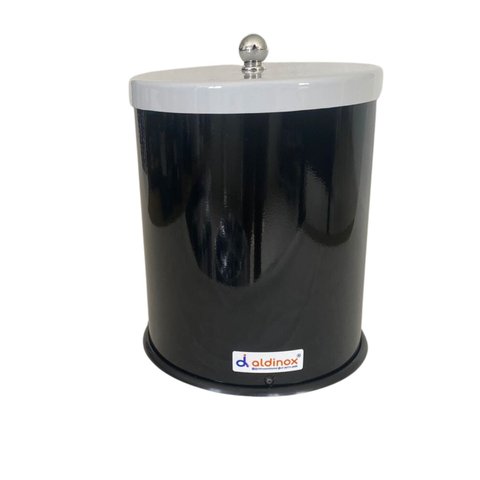 Lixeira 5 Litros Esmaltada Com Tampa Banheiro Cozinha Escritório - Preta Com Tampa Branca