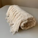 Ver imagem 4 de Kit 2 Manta para Sofá e Peseira de Cama Terracota e Cru Detalhe em Quadriculado 1,20x1.80