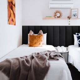 Cabeceira De Cama Modulada Estofada Preta - 1