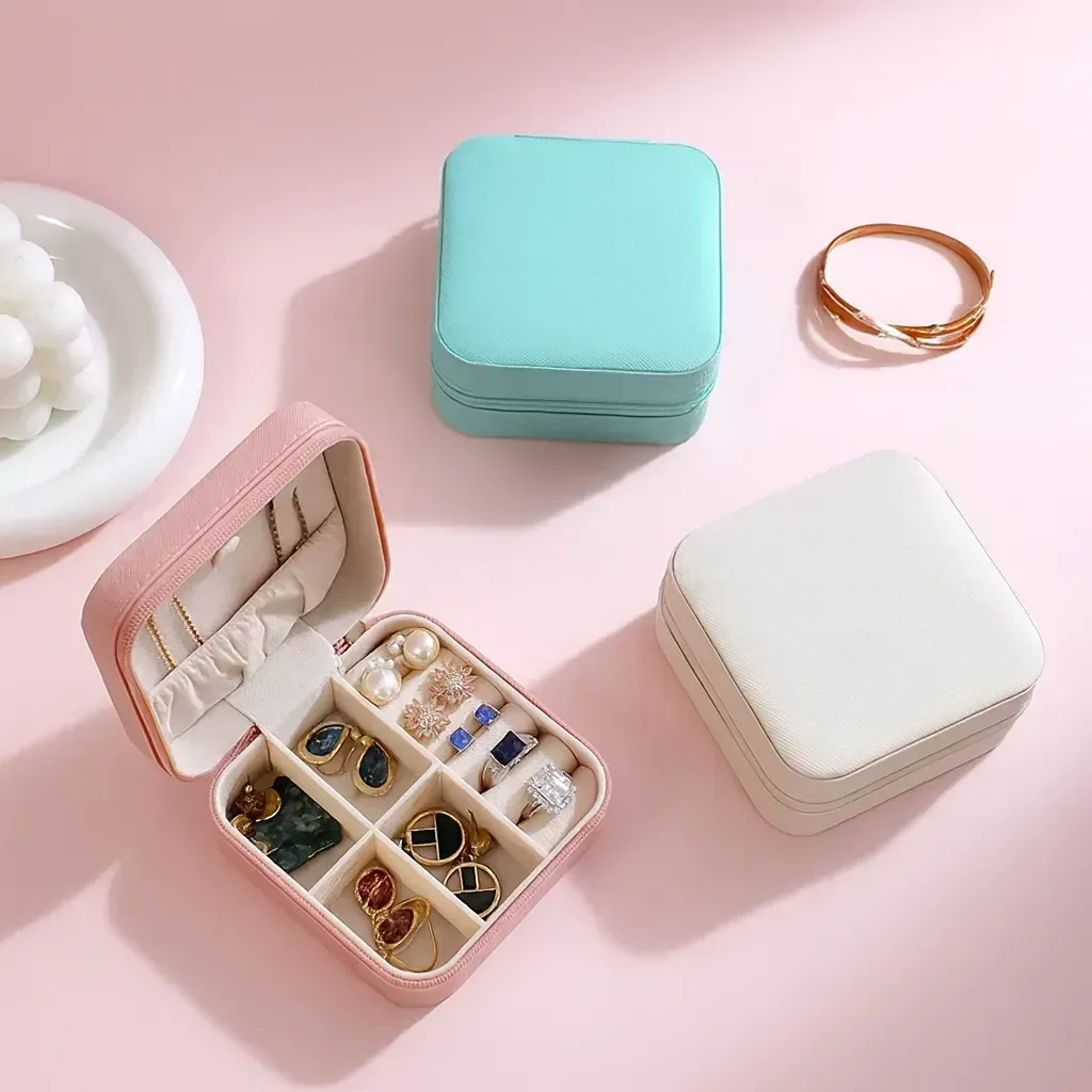 Ver imagem 3 de Mini Porta-jóias em Couro Sintético