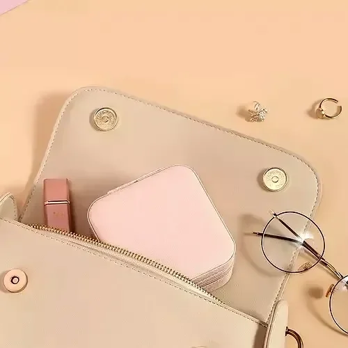 Ver imagem 4 de Mini Porta-jóias em Couro Sintético