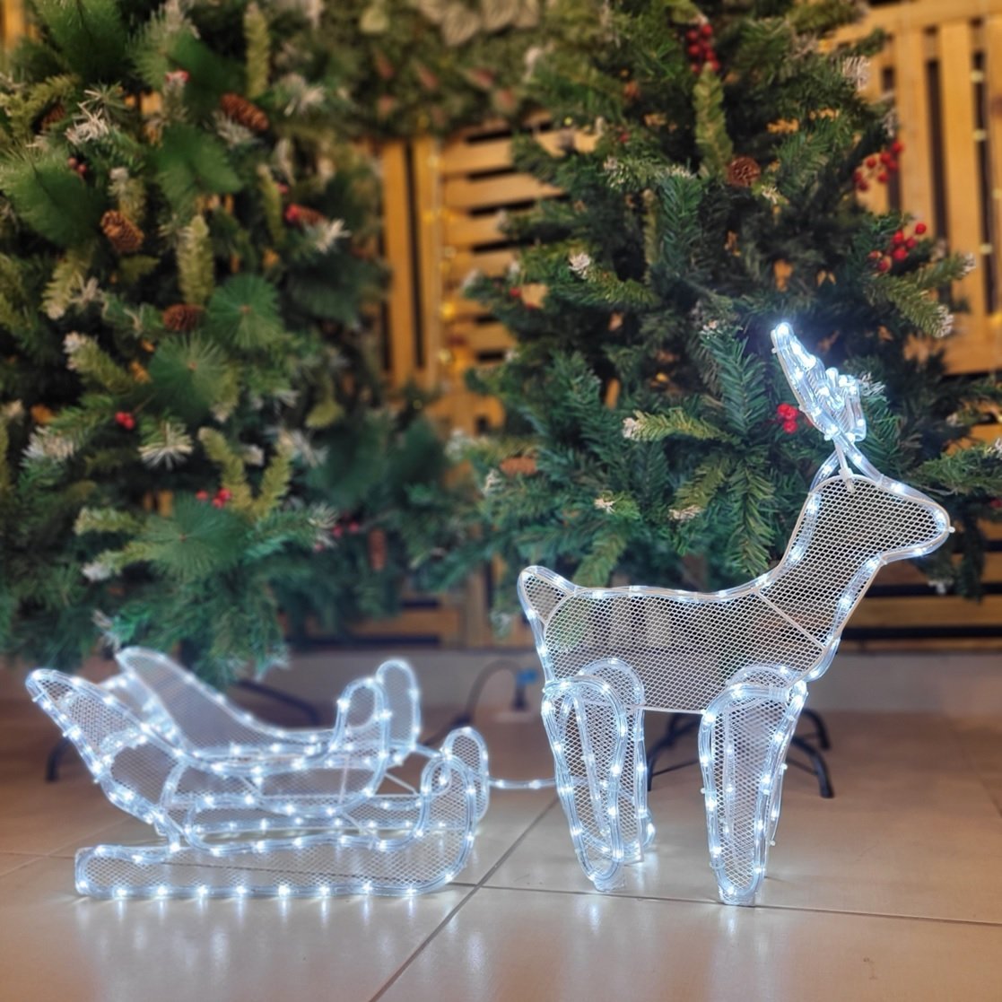 Rena com Trenó Iluminado LED 280 Lâmpadas Branco 1,20m 127V - Master Christmas - 3