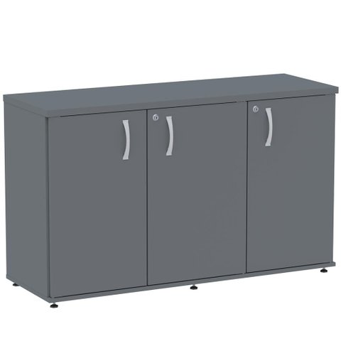 Armário Baixo Credenza PE25 Pandin 121,50 cm (largura) em MDP Cor Grafito com Três Portas