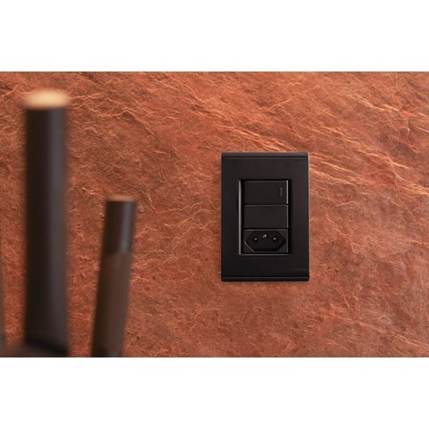 Conjunto 4x2 Tramontina Liz Grafite 1 Interruptor Simples 10a e 1 Tomada 2p+t 10a~250v