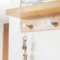 Prateleira de bambu com 3 ganchos de metal - Oikos - 7