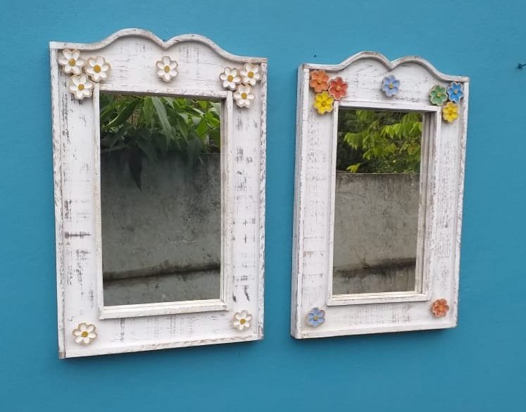 espelho moldura rustica com florzinhas - 1