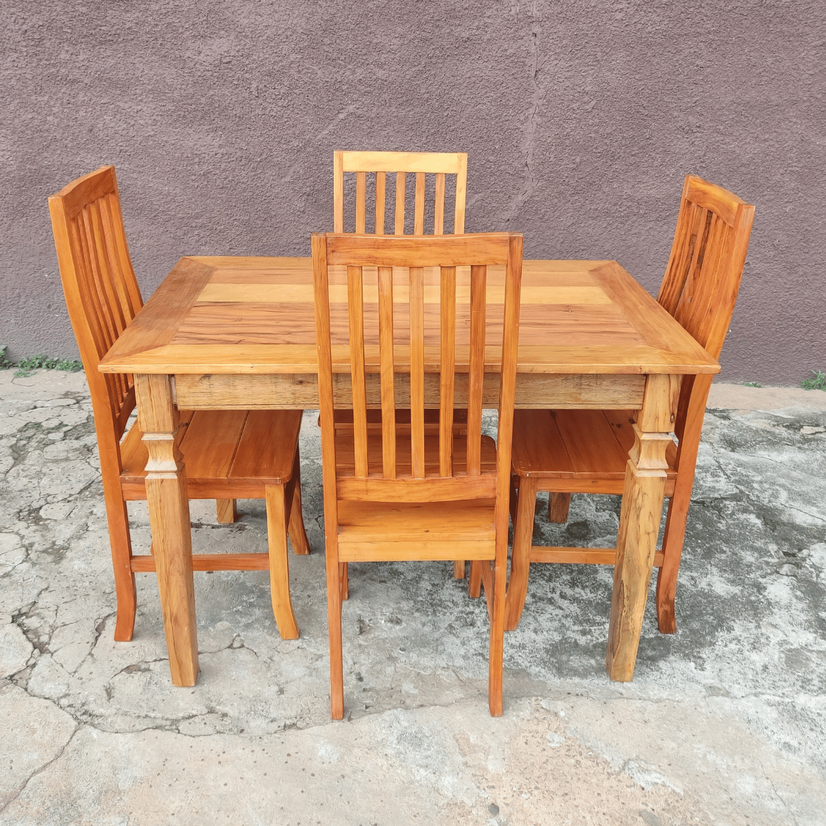 Ver imagem 2 de Mesa de Jantar Madeira de Demolição 1,20x 0,80 com 4 Cadeiras Anatômico Alta Sudeste Rustico