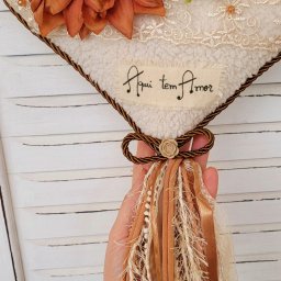 Coração Pendente Perfumado Aqui Tem Amor 60x34 Cm - 2