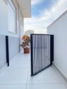 Ver imagem 4 de Portão de Segurança Crianças e Pet Altura 80cm X Largura 58 a 100cm Alumínio Preto