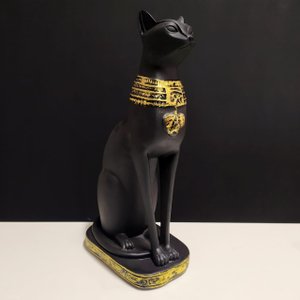 Imagem em Gesso Gato Egípcio Bastet Lying Coleira Dourada 38cm