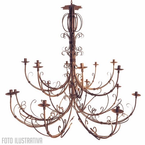 Lustre Grande Ferro Artesanal para Evento Festa Verniz 16 Bocais Libertas Rosas Artesanato Dourado